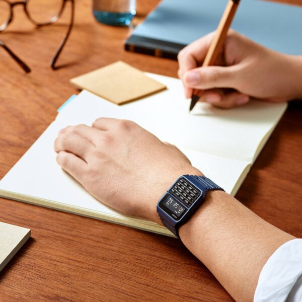 Reloj Casio CA-53WF-2B | Digital Retro con Calculadora y Correa Azul - Imagen 2