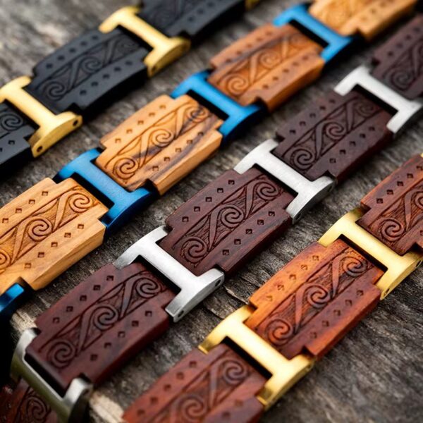 Pulseras de Madera Hechas a Mano con Grabado Tribal | Diseño Artesanal Único - Imagen 2